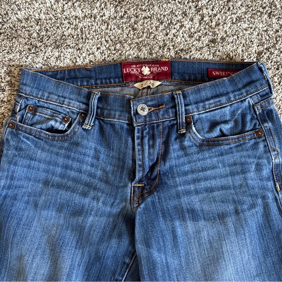 Lucky Brand Sweet Crop Straight Jeans Women 2/26 Denim Mid Rise Classic Fit - Picture 4 of 12